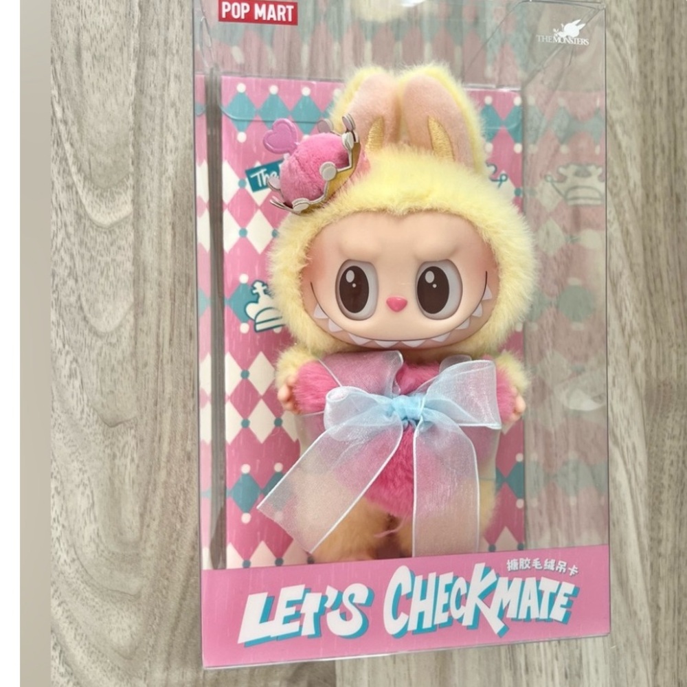 POP MART Let's Checkmate exclusive Labubu